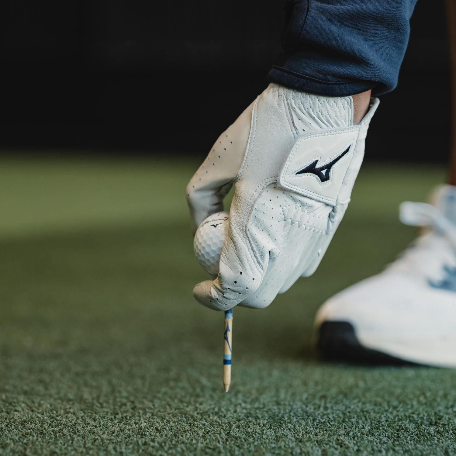 image:imageMizuno Mens Tour Golf GloveWhiteBlack
