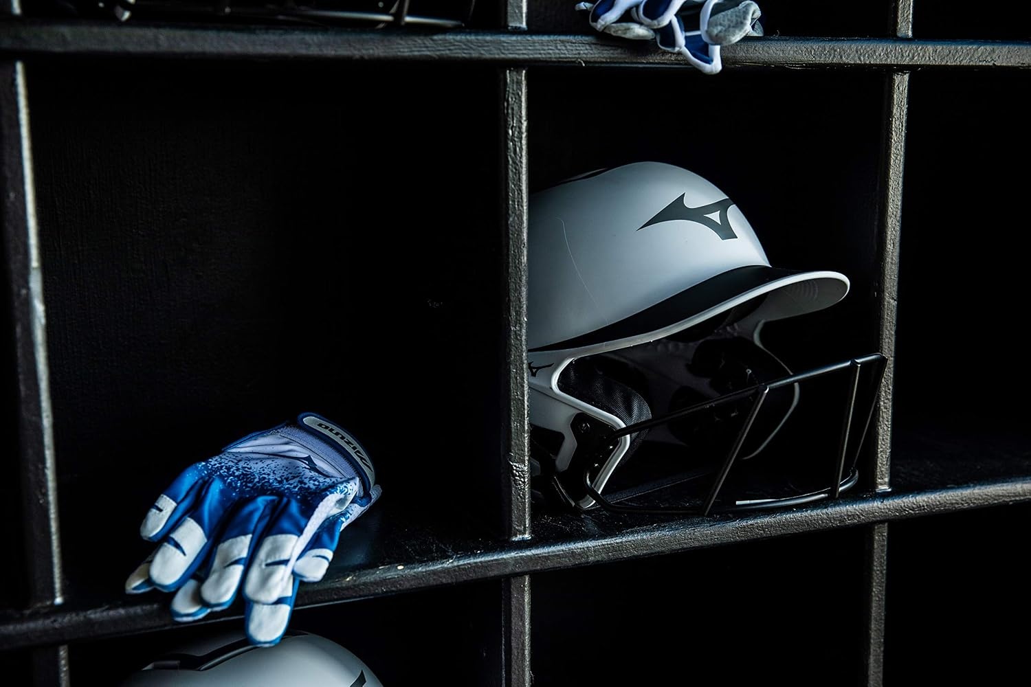 image:imageMizuno Adult F6 Fastpitch Softball Batting Helmet with MaskWhiteRed