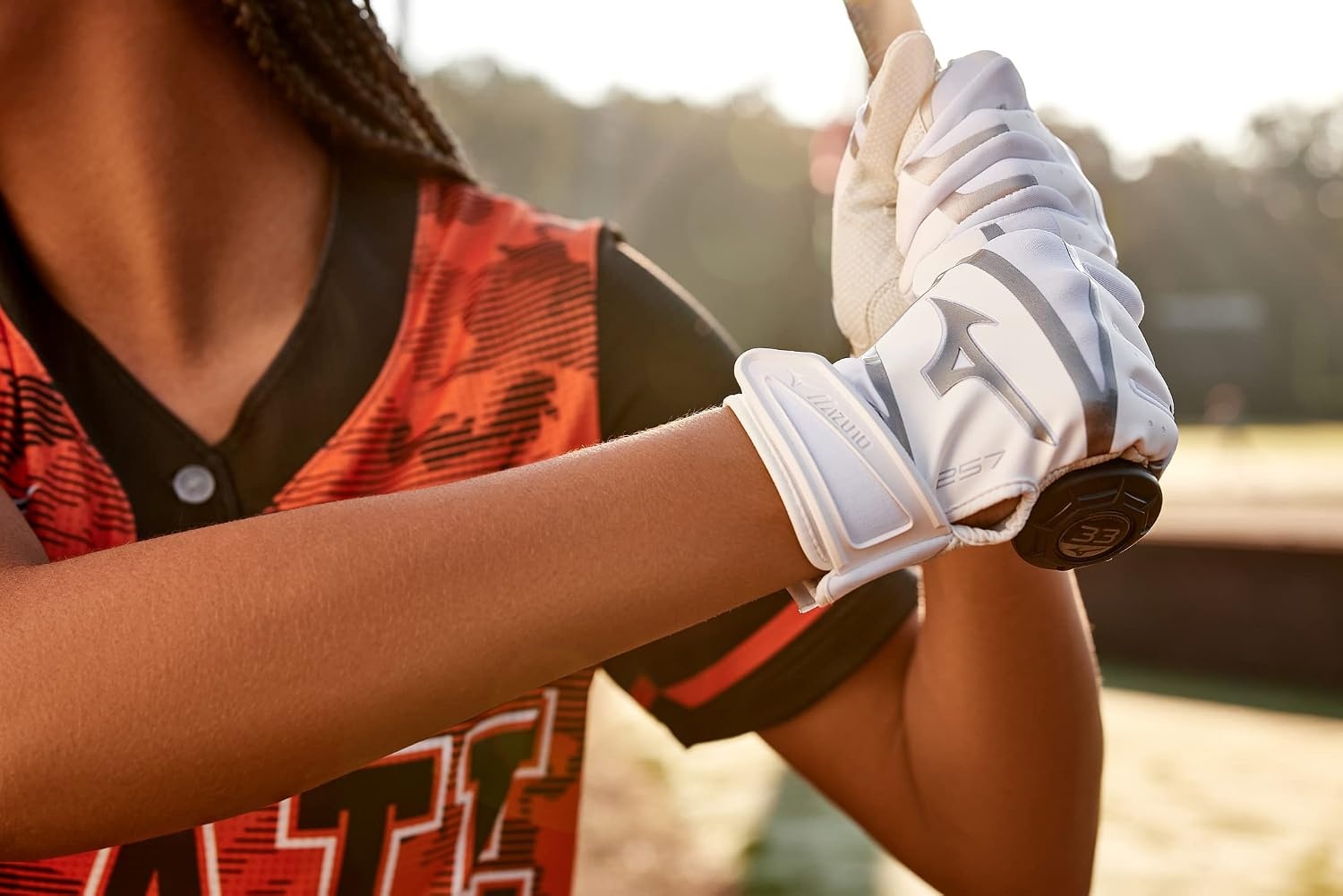 image:imageMizuno F257 Womens Softball Batting Gloves Pair Full Grain Leather Palm AirMesh Inserts QuikAdjust Wrist TabWhiteSilver