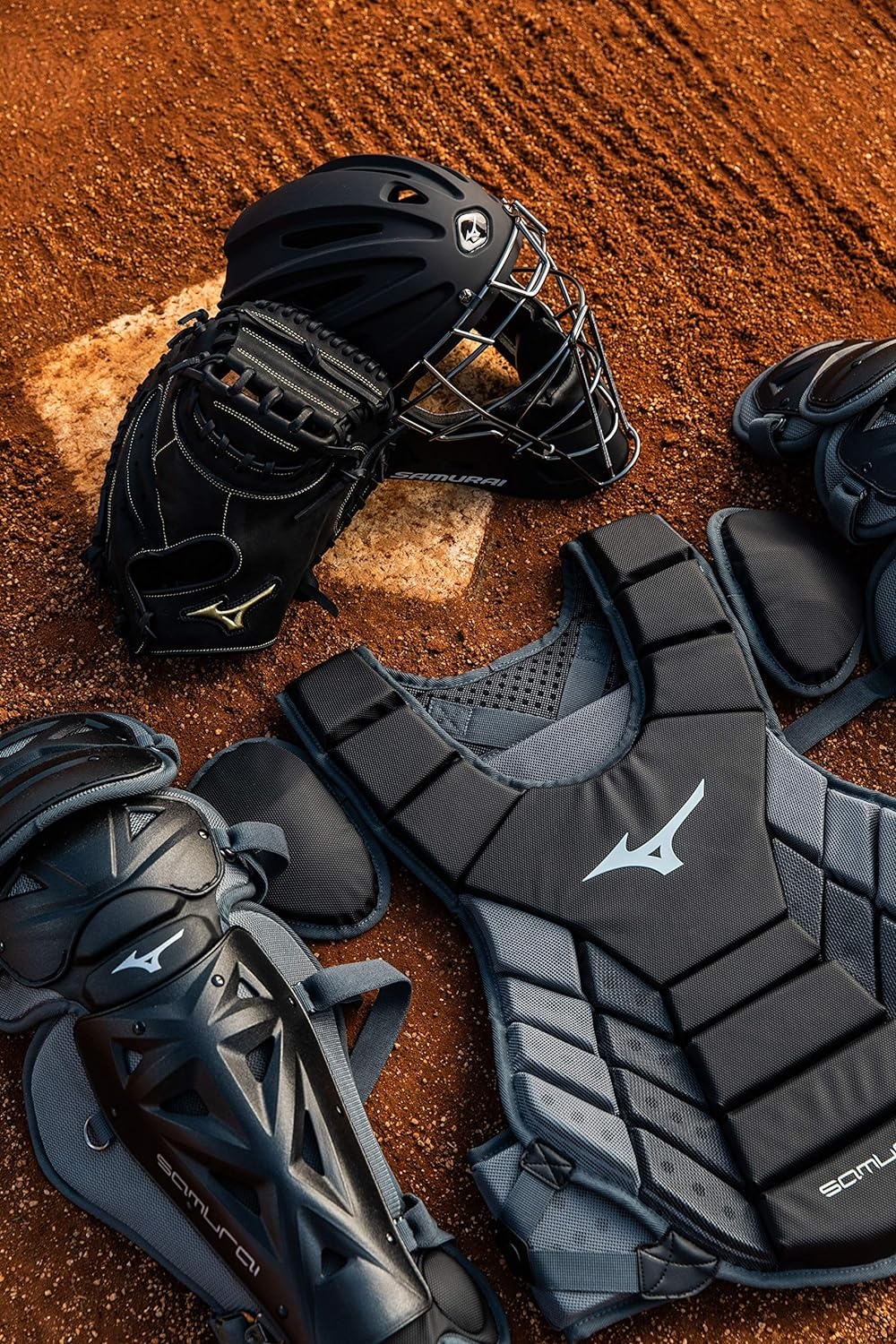 image:imageMizuno G4 Youth Samurai Catchers HelmetCardinal