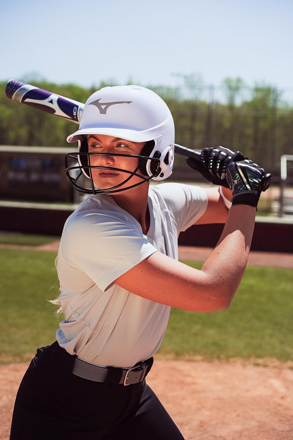 image:imageMizuno MVP Series Solid Batting Helmet with Fastpitch Softball MaskWhite