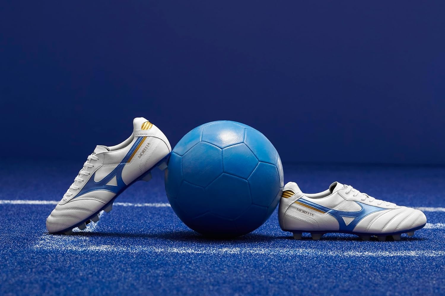 image:imageMizuno Mens Morelia II Made in Japan Soccer ShoeWhiteMugen Blue
