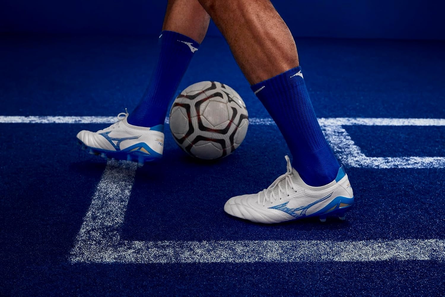 image:imageMizuno Mens Morelia Neo IV Beta Made in Japan Kl Soccer ShoeWhiteMugen Blue