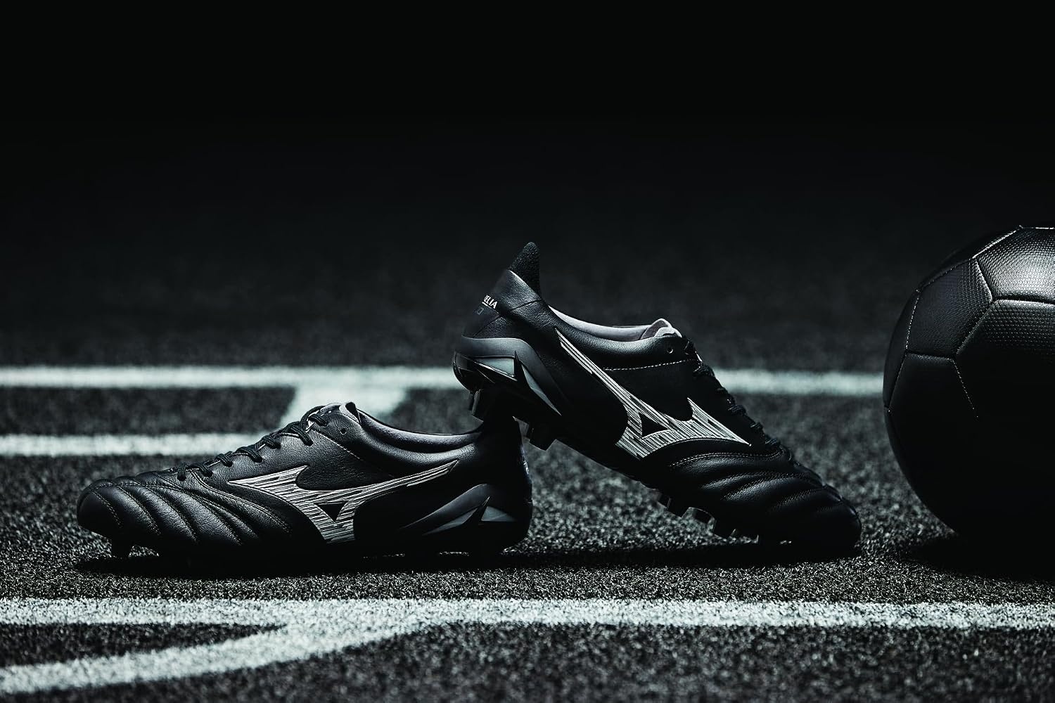 image:imageMizuno Mens Morelia Neo IV Pro Kl Soccer ShoeUnlimited Black